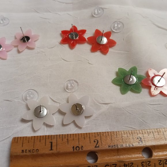 Lot of Four Handmade Resin Flower Stud Earrings #47 - Picture 6 of 10